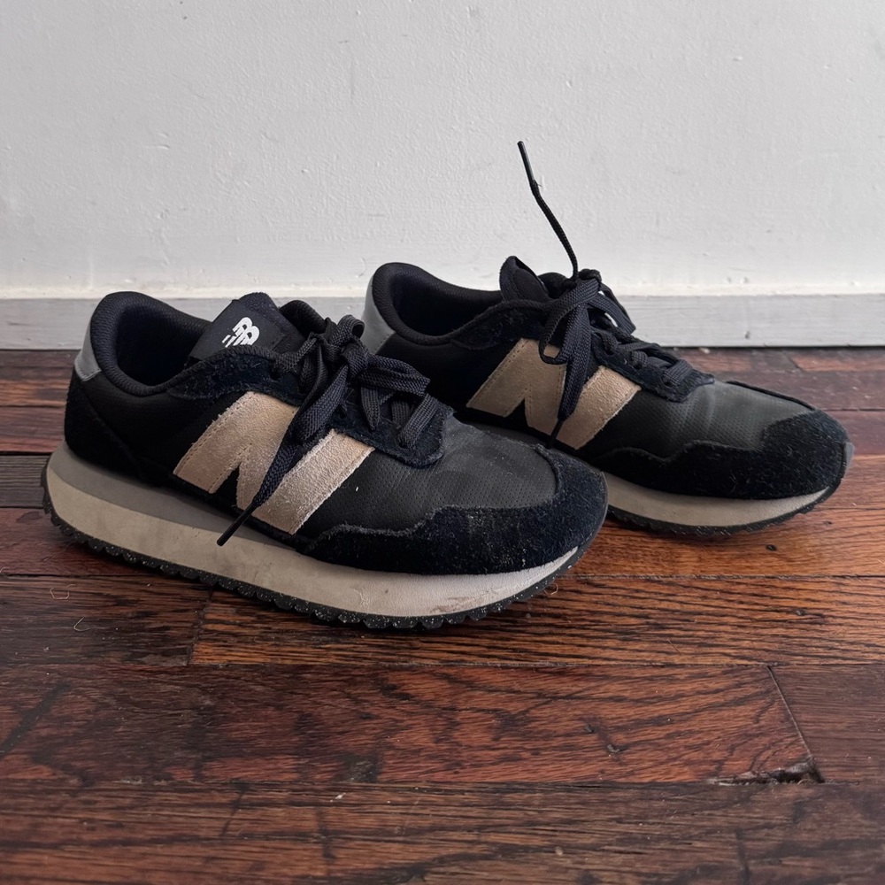 New Balance 237 Sneakers Black & Vintage Rose